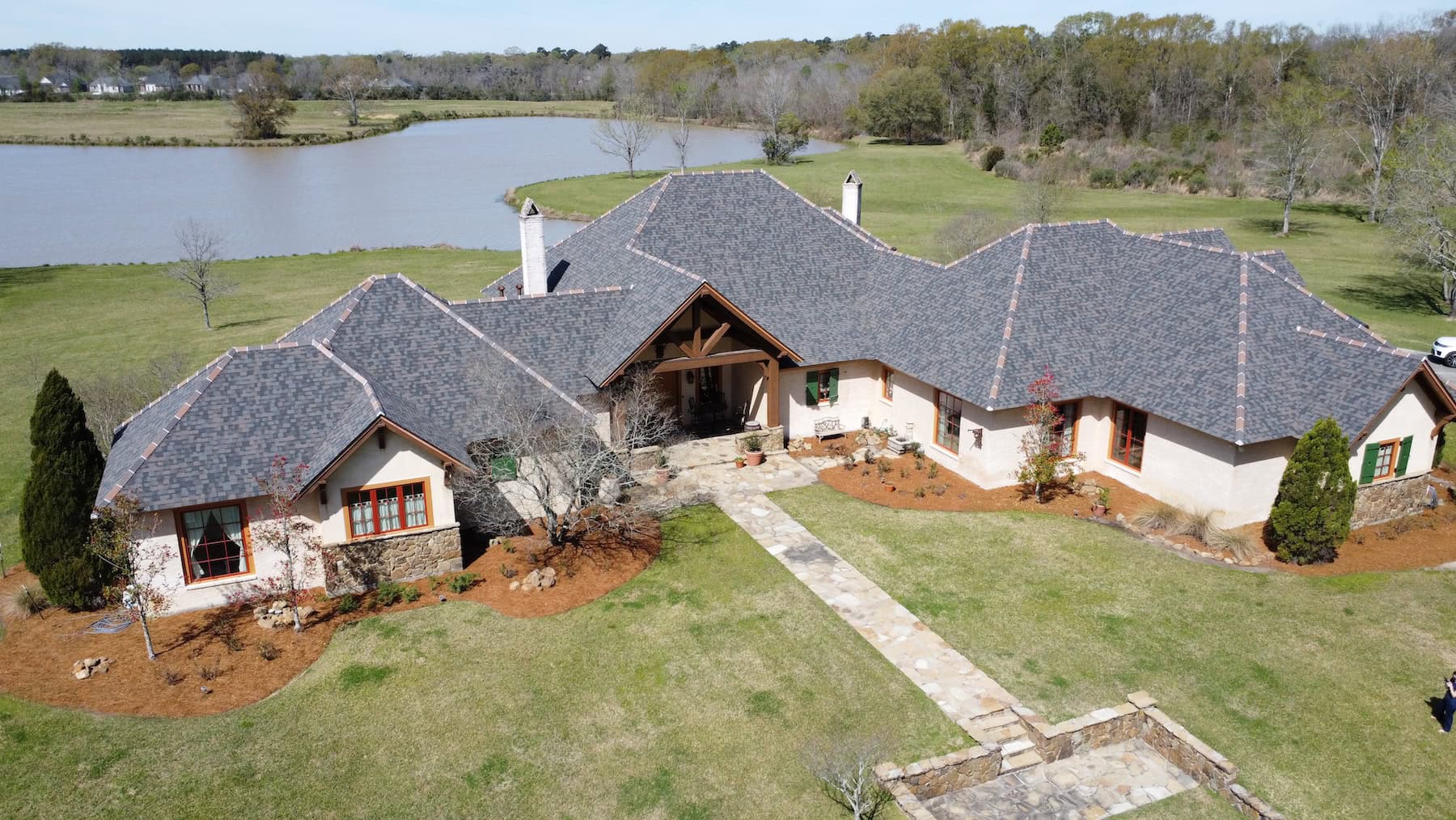 Peak Exteriors: Leading Roofing Contractors in Covington, LA