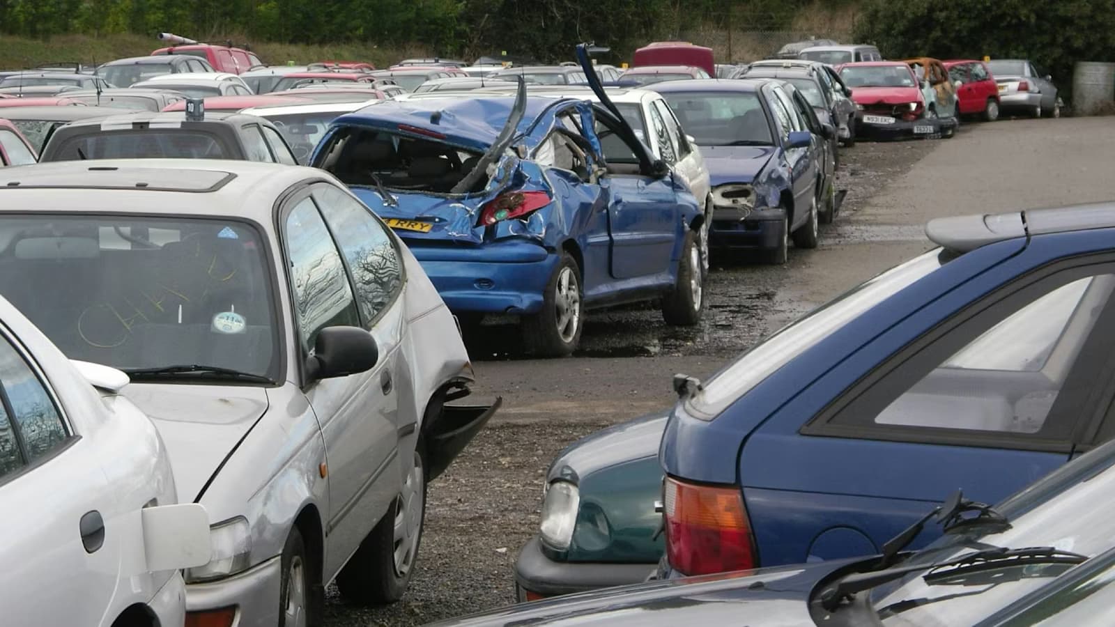Ontdek de diensten van auto sloperij voor oude auto's