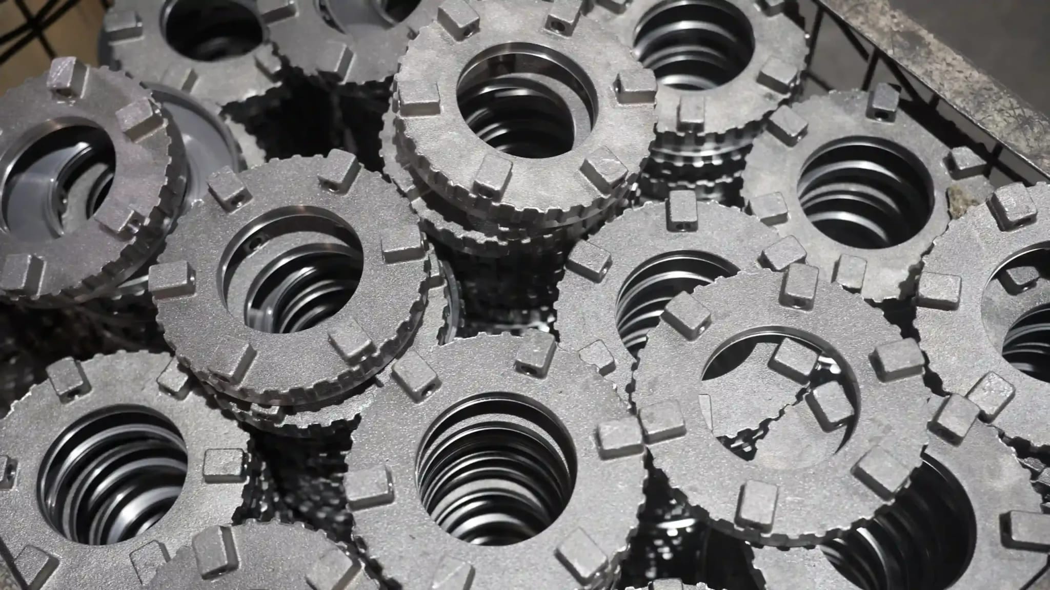 Electronics Industry Solutions with High-Precision Metal Components